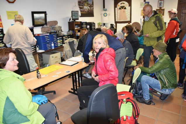 V uradu za "peregrine"