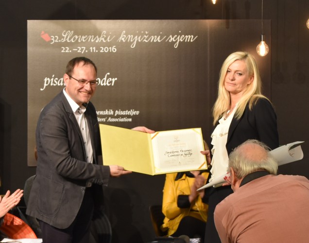 Moj ego se dokaj kislo smeji